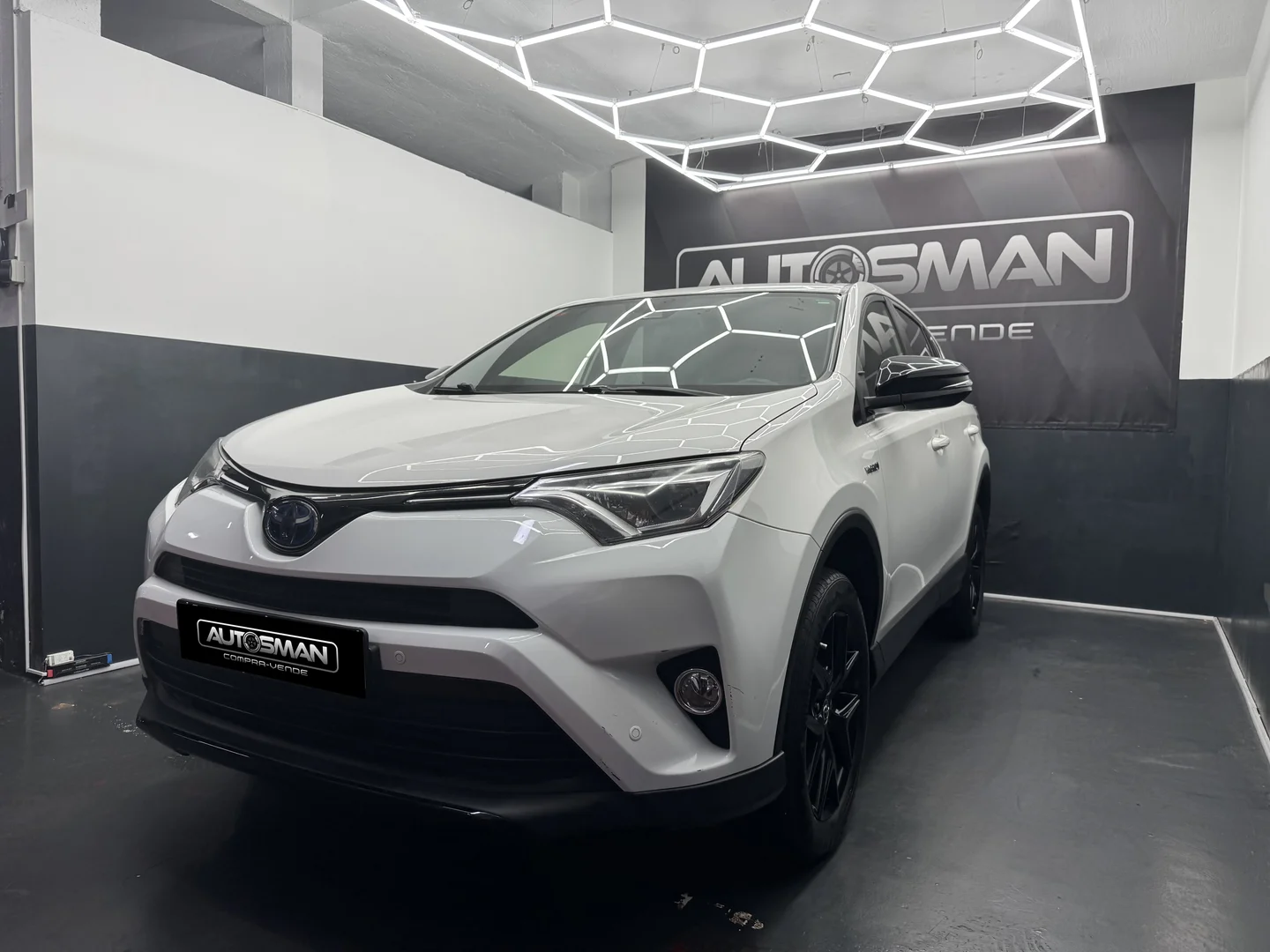 TOYOTA RAV4  2.5l hybrid 2WD Advance 2018 Híbrido Blanco - Vista lateral